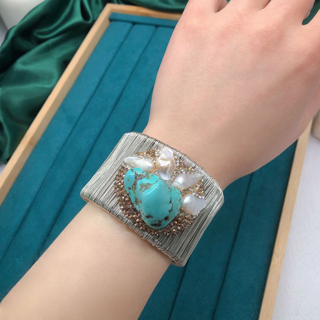 Female Versatile Design A Luxurious Baroque Bracelet