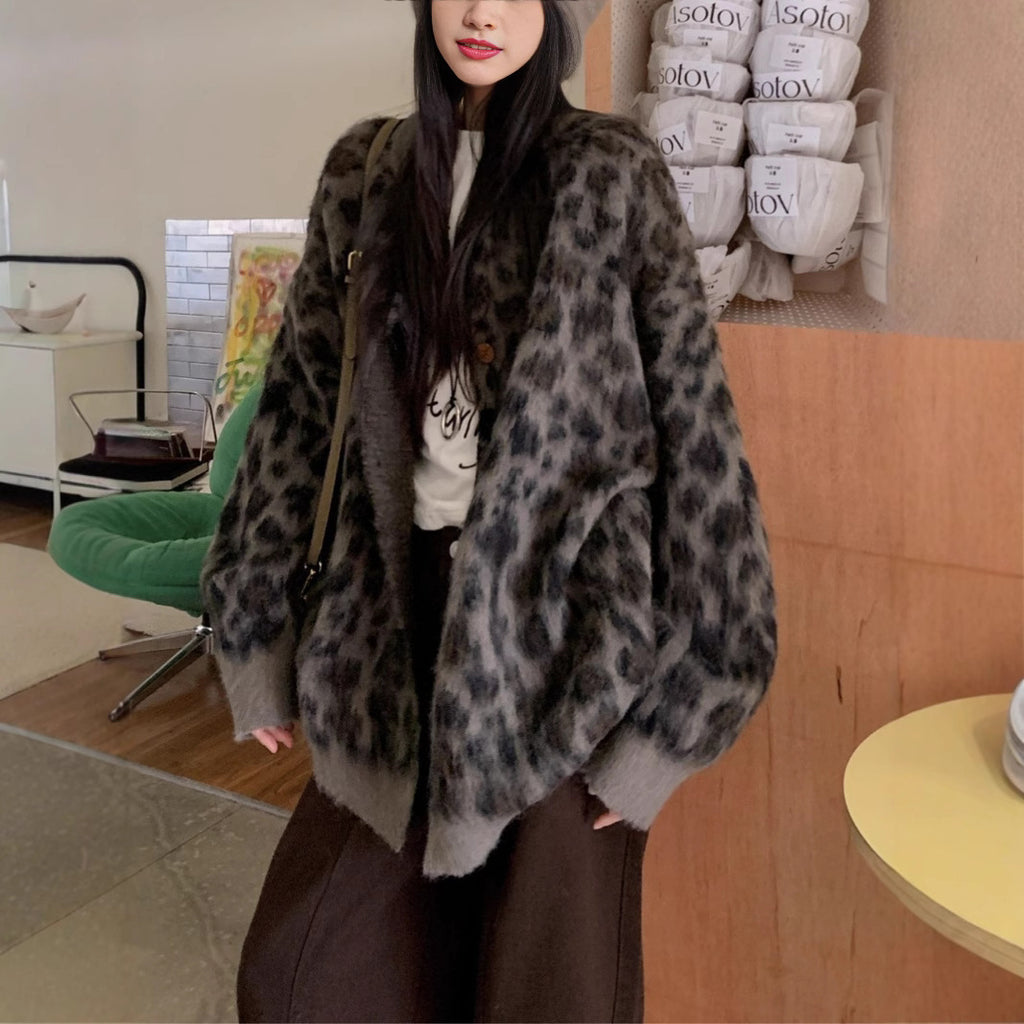 Polyester Women's Round-neck Loose Single-breasted Brushed Thickened Leopard-print Sweater