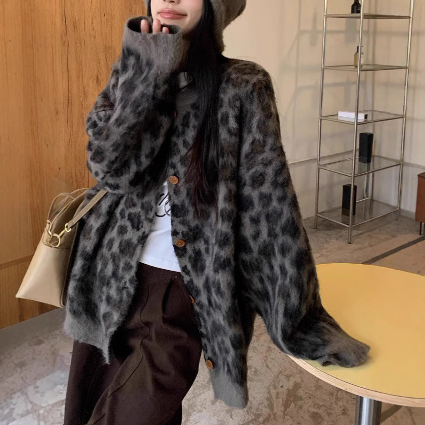 Polyester Women's Round-neck Loose Single-breasted Brushed Thickened Leopard-print Sweater