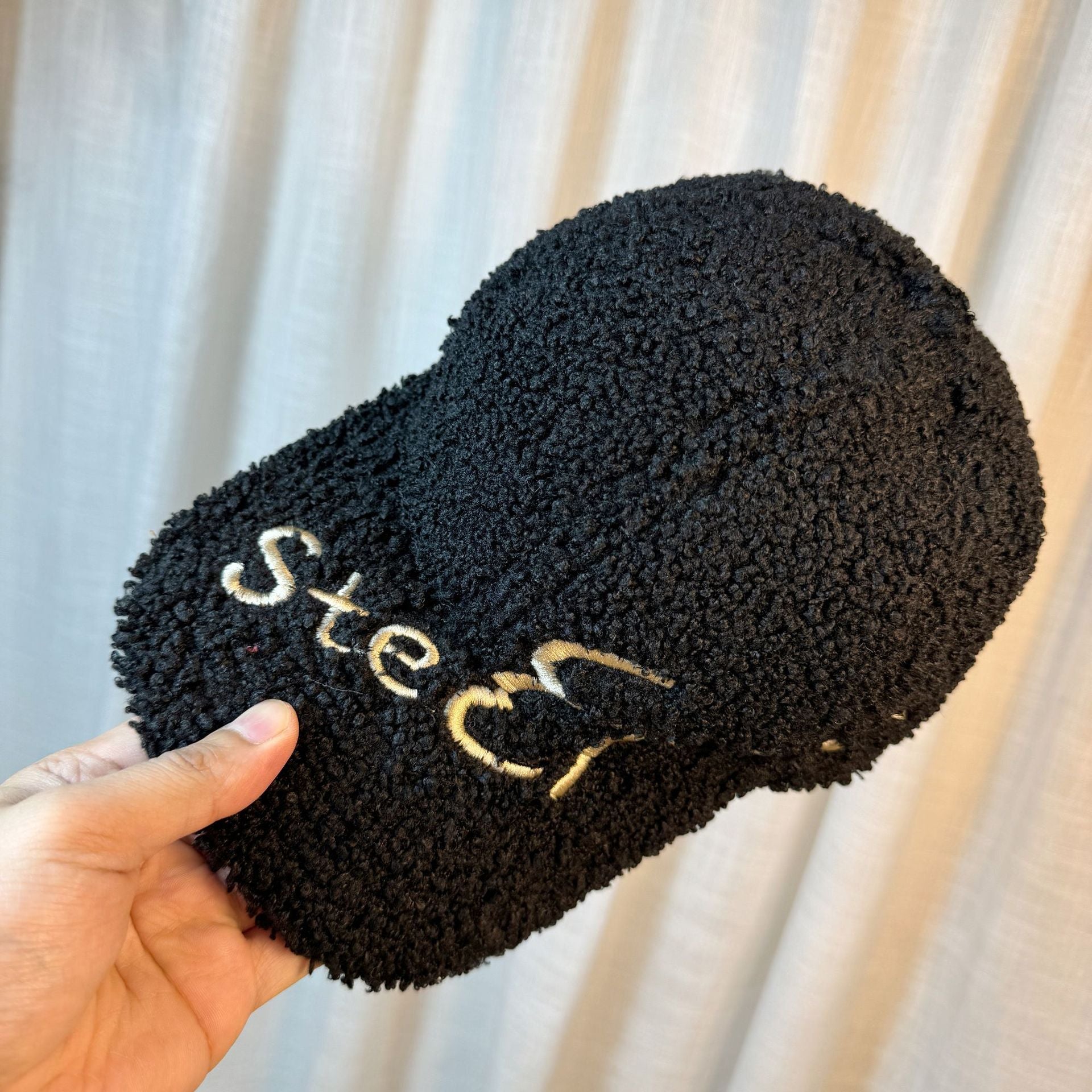 Outdoor Upgrade Warm Lamb Fur Makes Face Look Small Embroidered Letters Peaked Cap