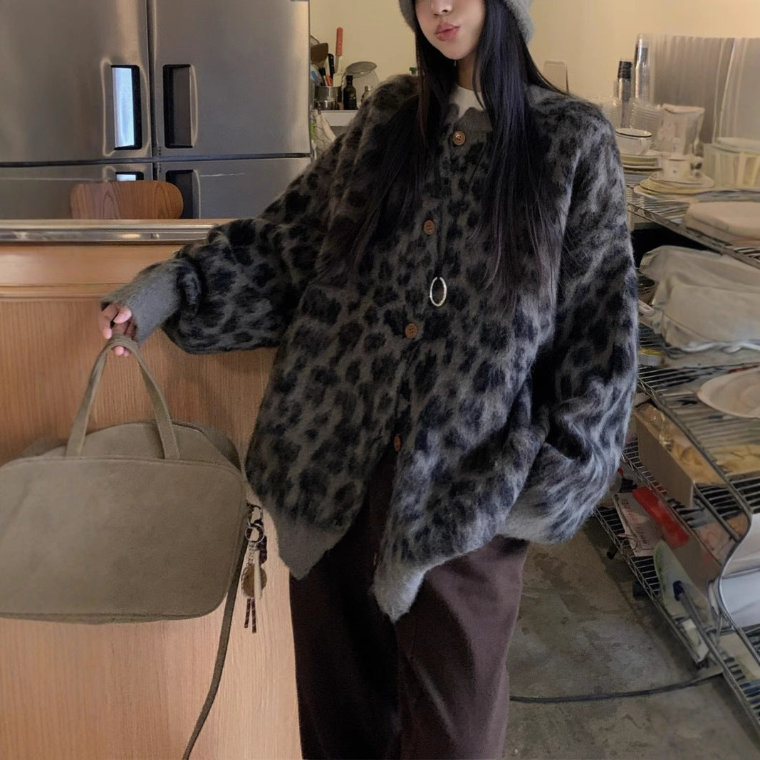 Polyester Women's Round-neck Loose Single-breasted Brushed Thickened Leopard-print Sweater