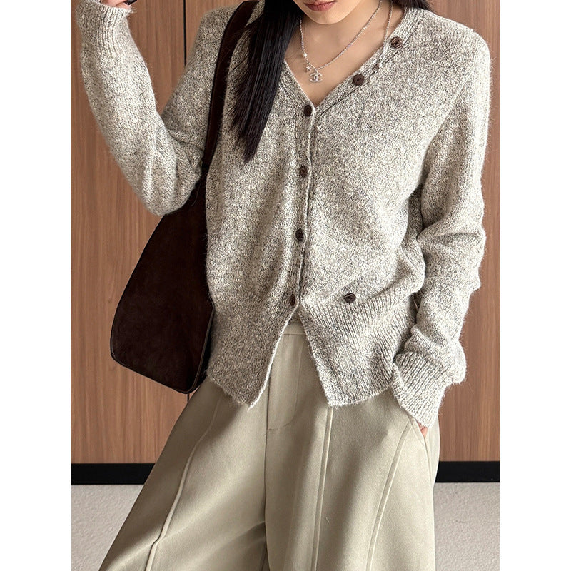 Women's Polyester Knitted V-neck Cardigan Sweater
