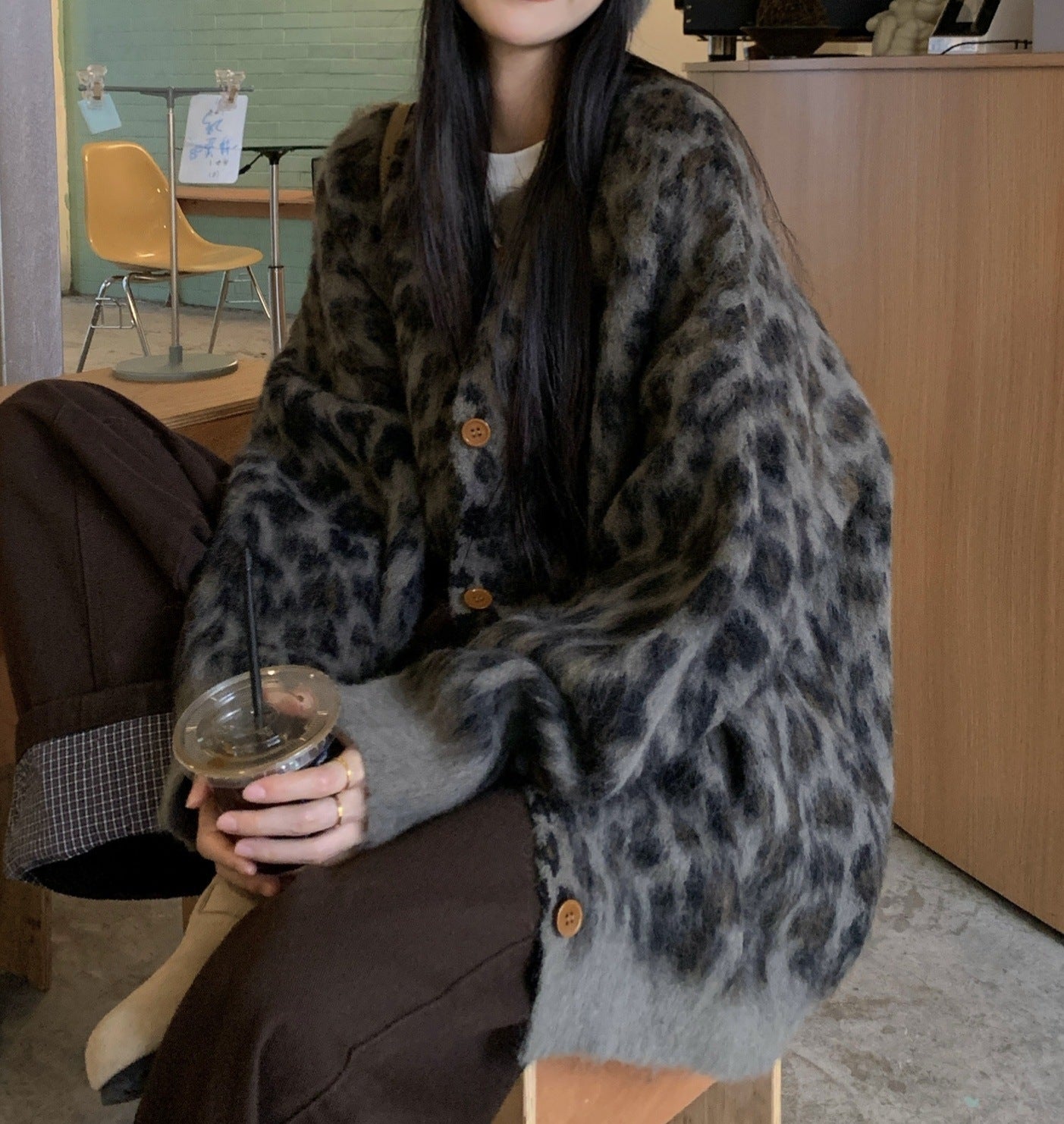 Polyester Women's Round-neck Loose Single-breasted Brushed Thickened Leopard-print Sweater