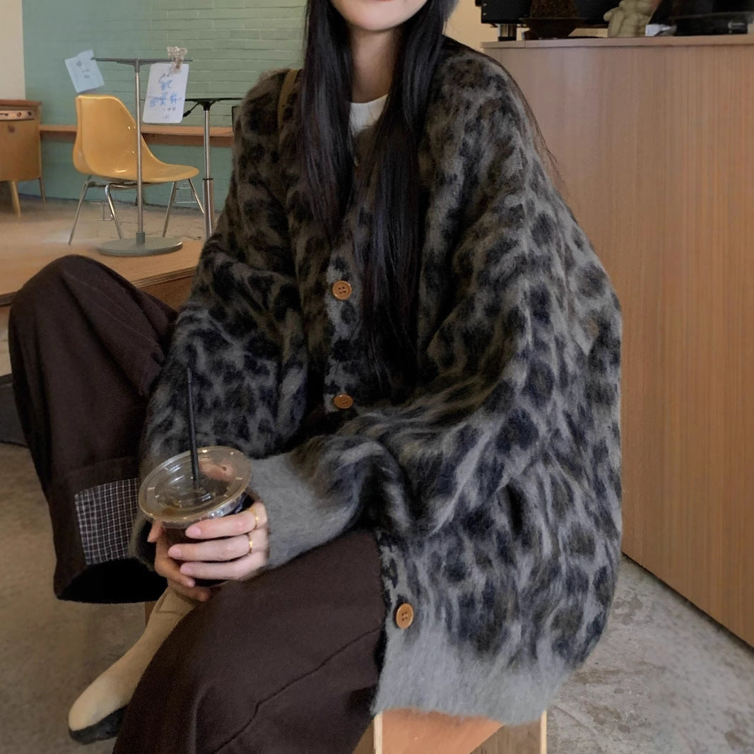 Polyester Women's Round-neck Loose Single-breasted Brushed Thickened Leopard-print Sweater